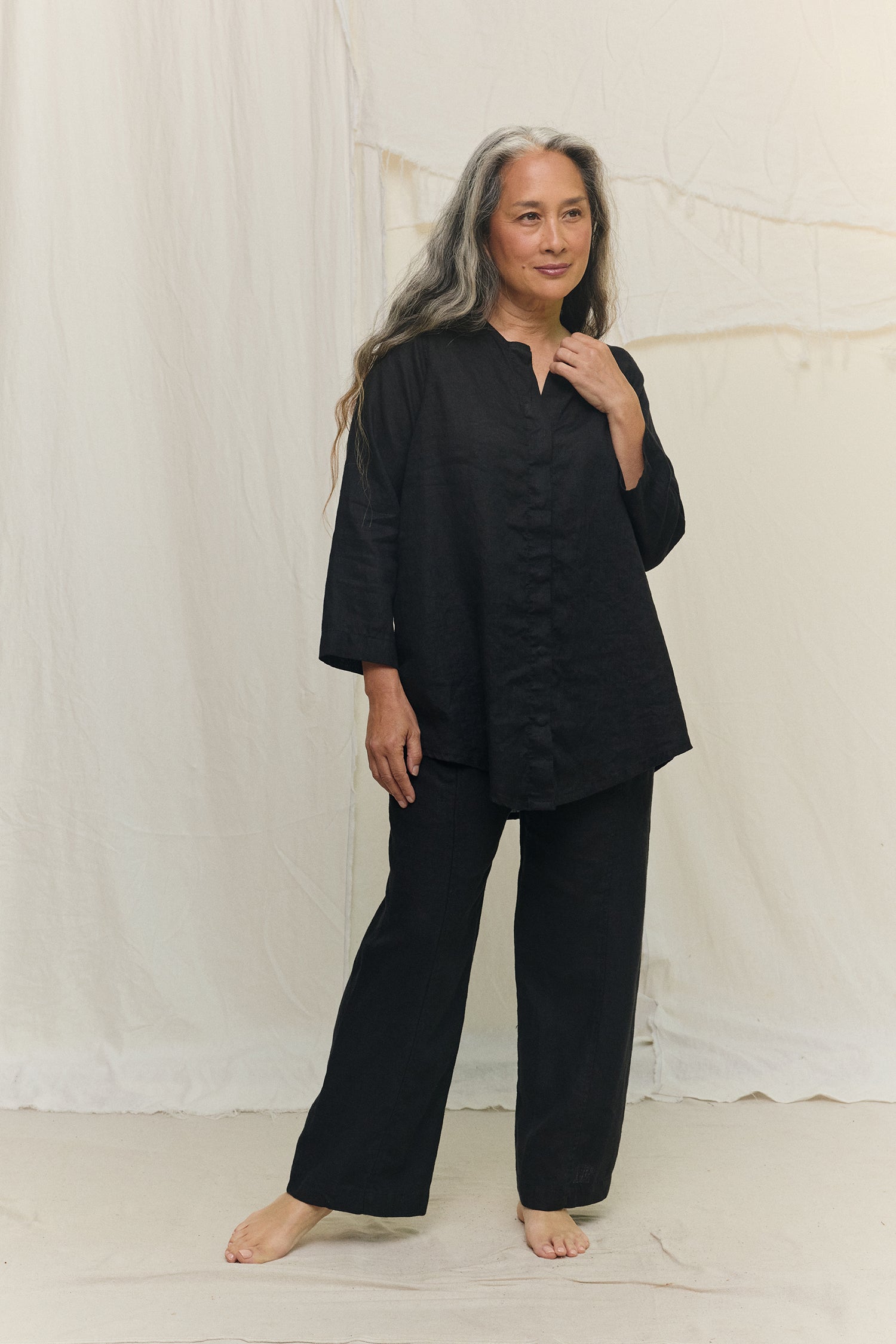 Long Sleeve Kara Snap Top in Lightweight Linen Ink#color_ink