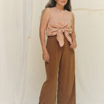 Sleeveless Kara Snap Top in Lightweight Linen Canyon#color_canyon