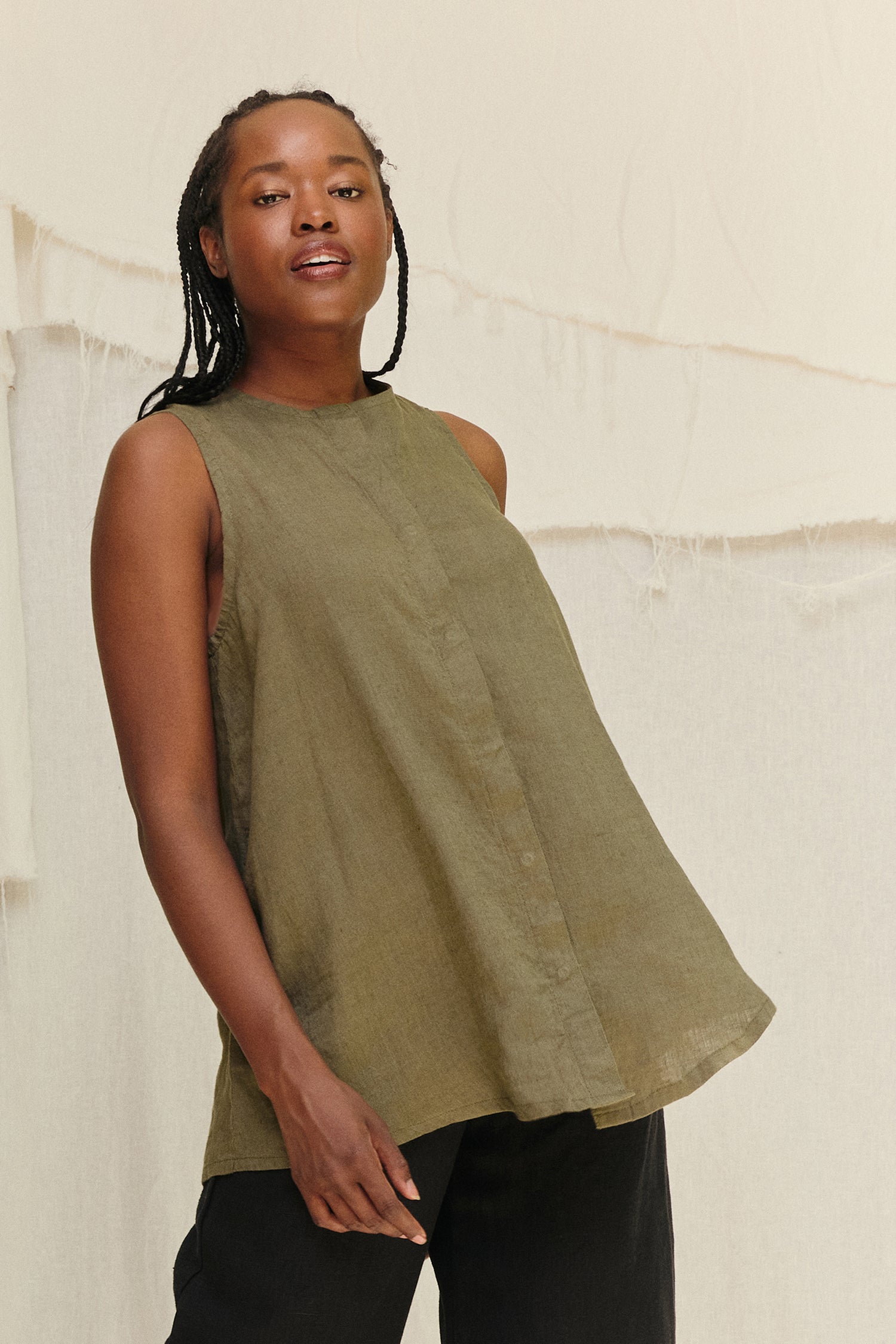 Sleeveless Kara Snap Top in Lightweight Linen Lichen#color_lichen