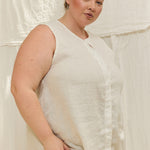 Sleeveless Kara Snap Top in Lightweight Linen Salt#color_salt