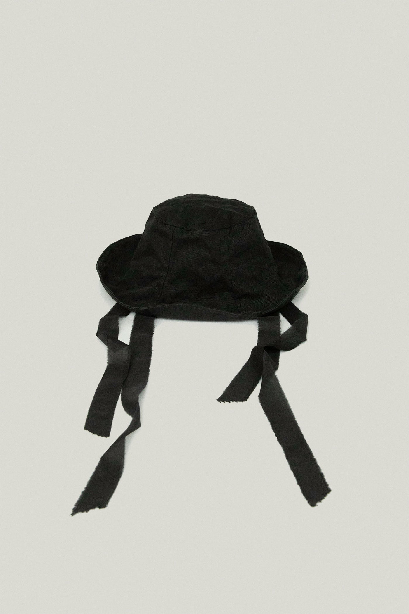 elizabeth suzann bucket hat black #color_black