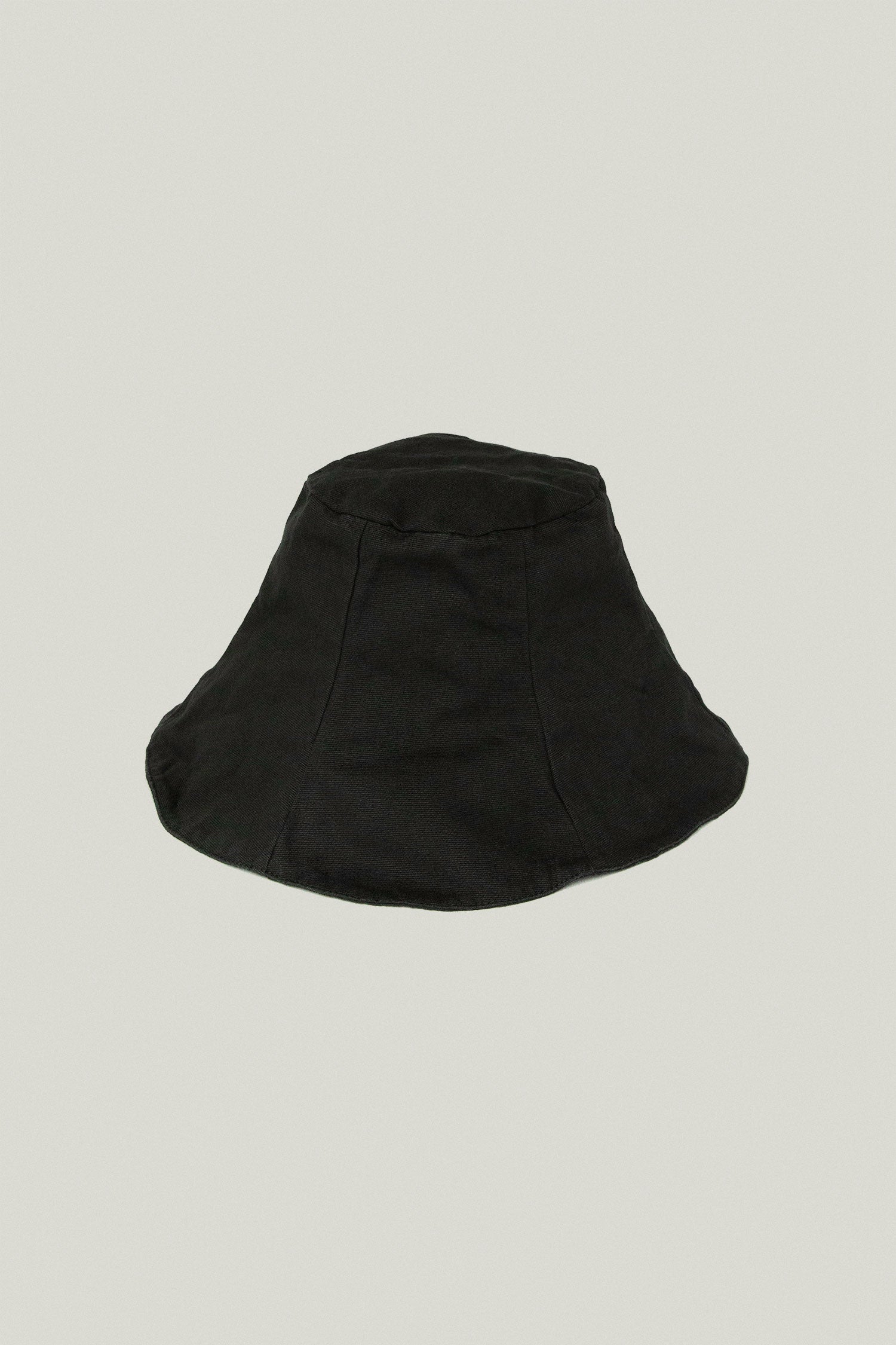 elizabeth suzann bucket hat black #color_black