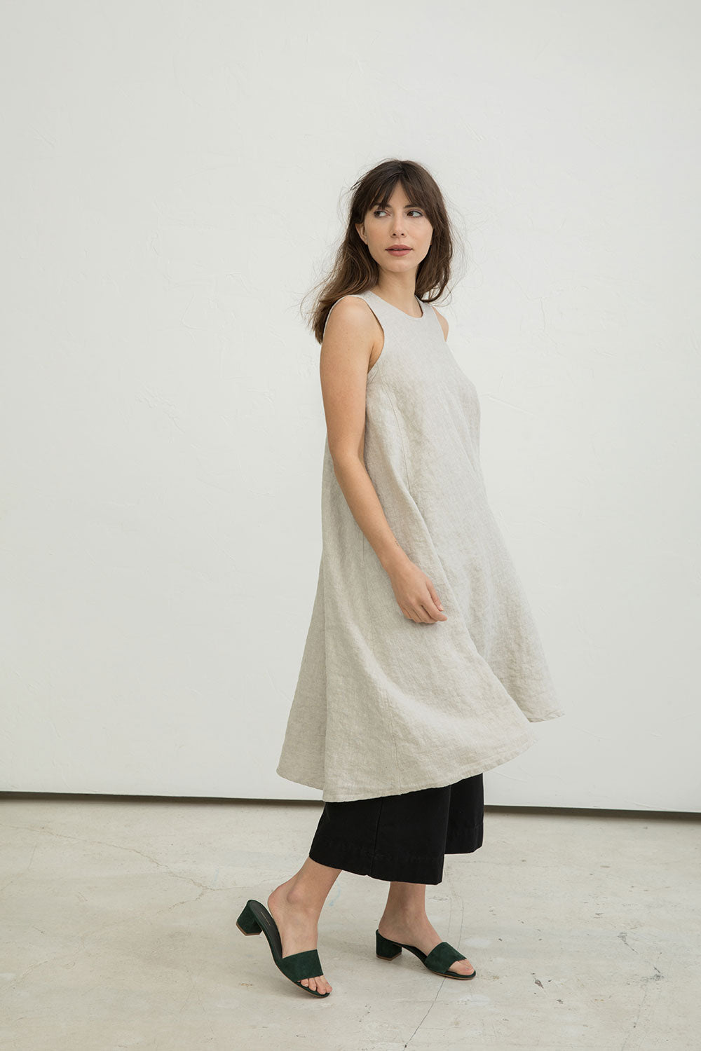 Harlow Dress in Midweight Linen Flax#color_flax