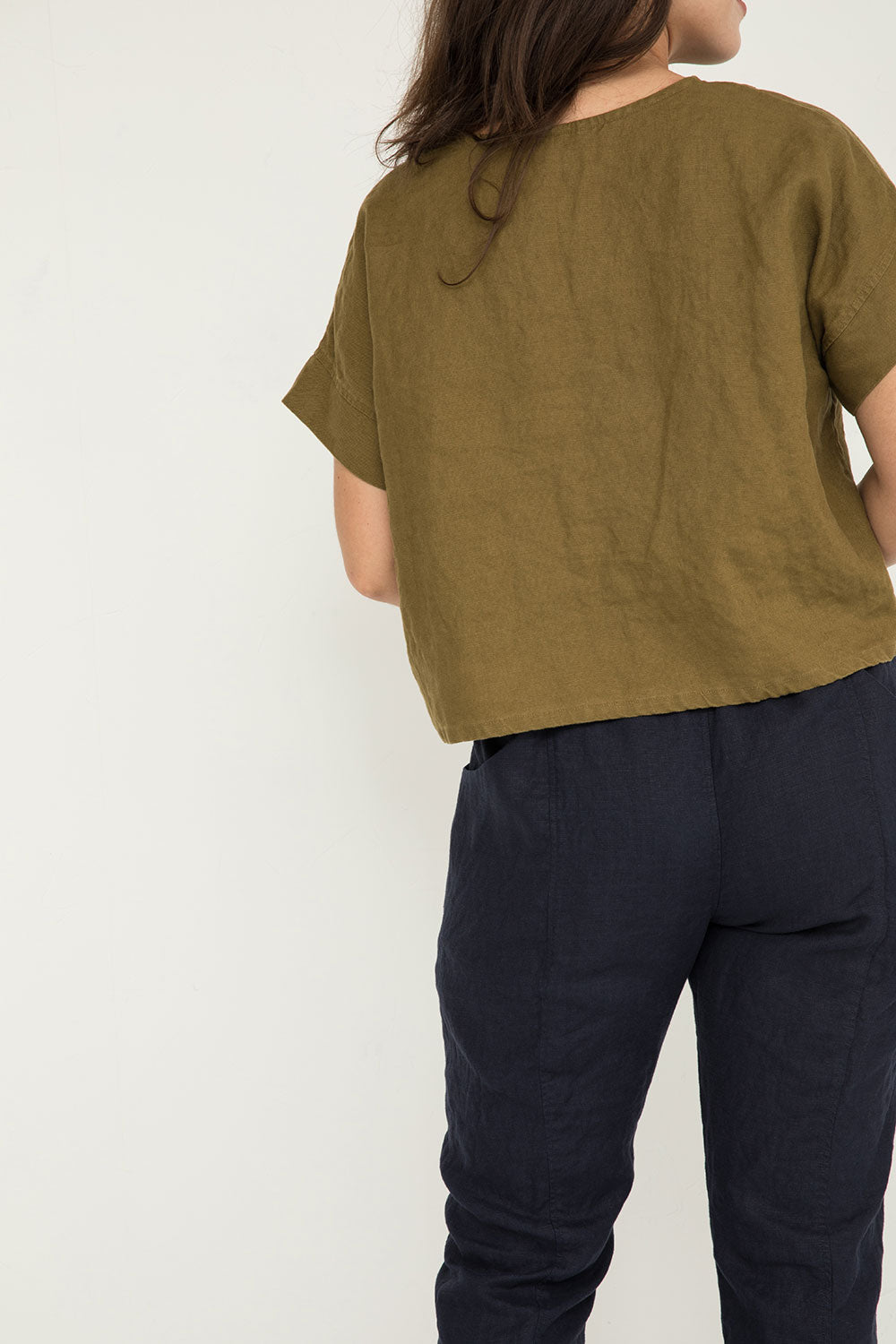 Georgia Tee in Midweight Linen Olive#color_olive